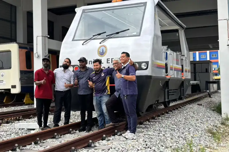 Electric Powertrain for Rail Vehicle