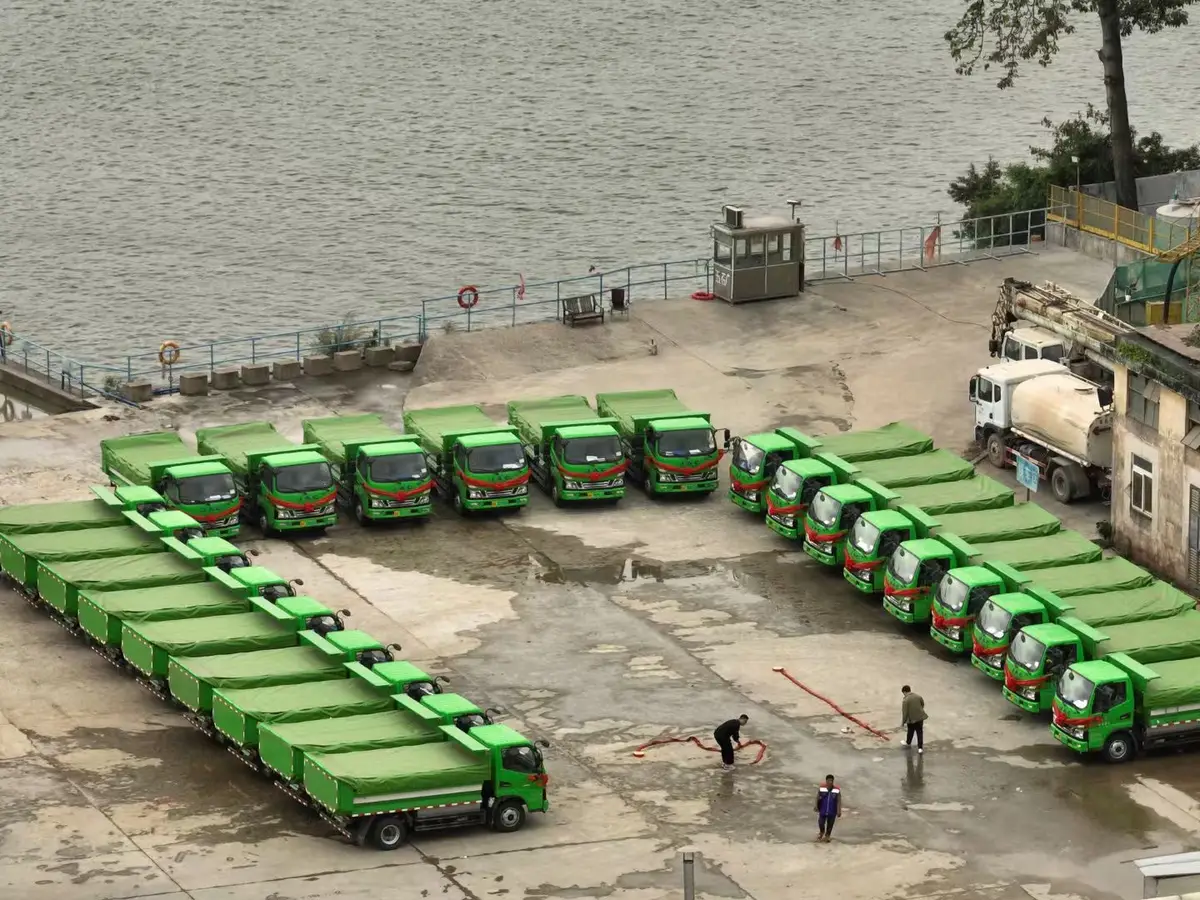 electric dump truck fleet