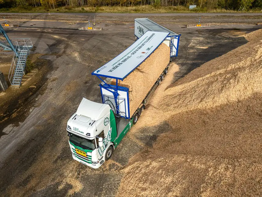 electric road train in Sweden-2