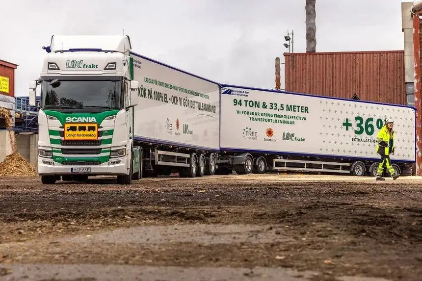 electric road train in Sweden-3