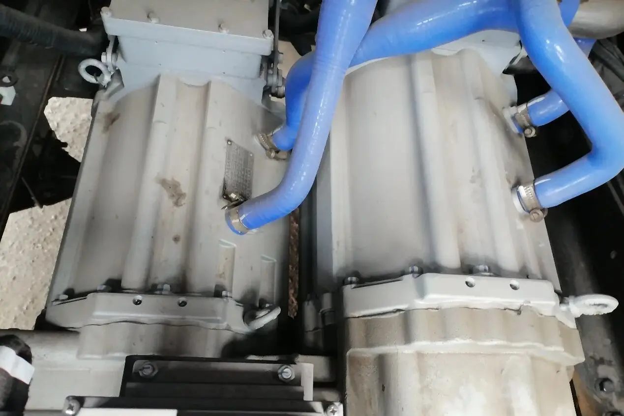 dual-motor water-cooled electric truck powertrain